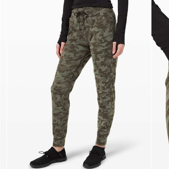 Lululemon Ready to Rulu Jogger 29"
Heritage Camo Dark Olive Green Twill - Picture 4 of 7